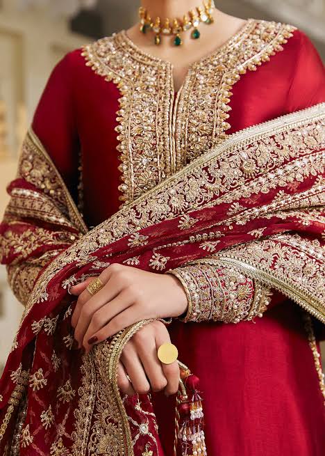 Naqshe salwa ~red silk(POUCH)
